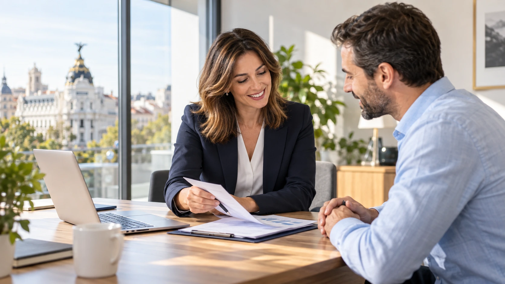 Asesoría personalizada para mejorar atención ventas y retención en el sector seguros en España